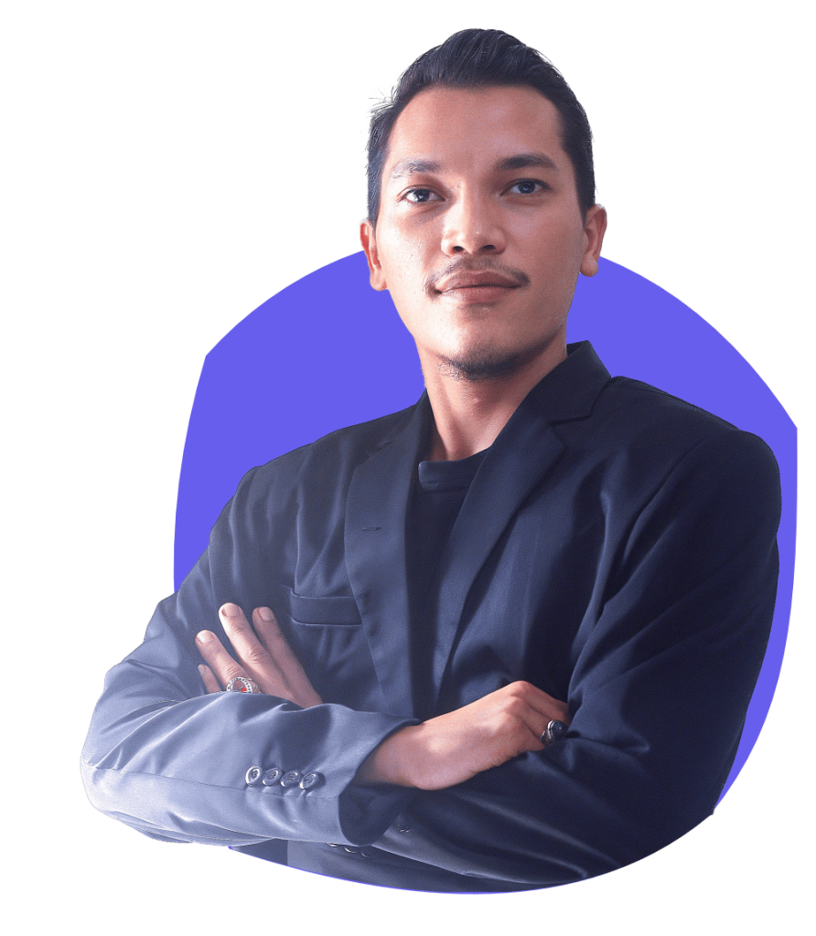 Andri Firdaus, founder Shaantech, berdiri bersama pelaku UMKM lokal